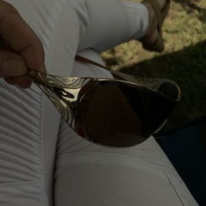 Oakley Liv